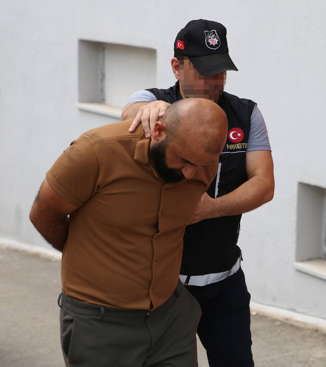 Akünün içine saklamışlar! Tam 11 kilo - Resim: 6